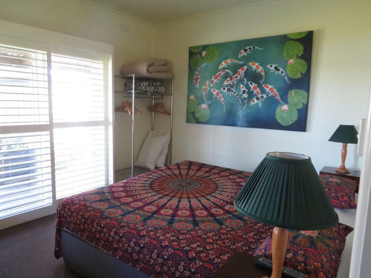 Lakes Entrance Waterfront Cottages With King Beds 外观 照片